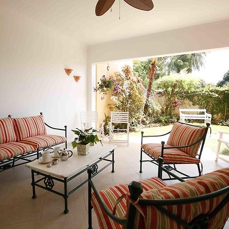Cattleya Luxury Suites Kingston Chambre photo