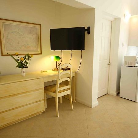 Cattleya Luxury Suites Kingston Extérieur photo