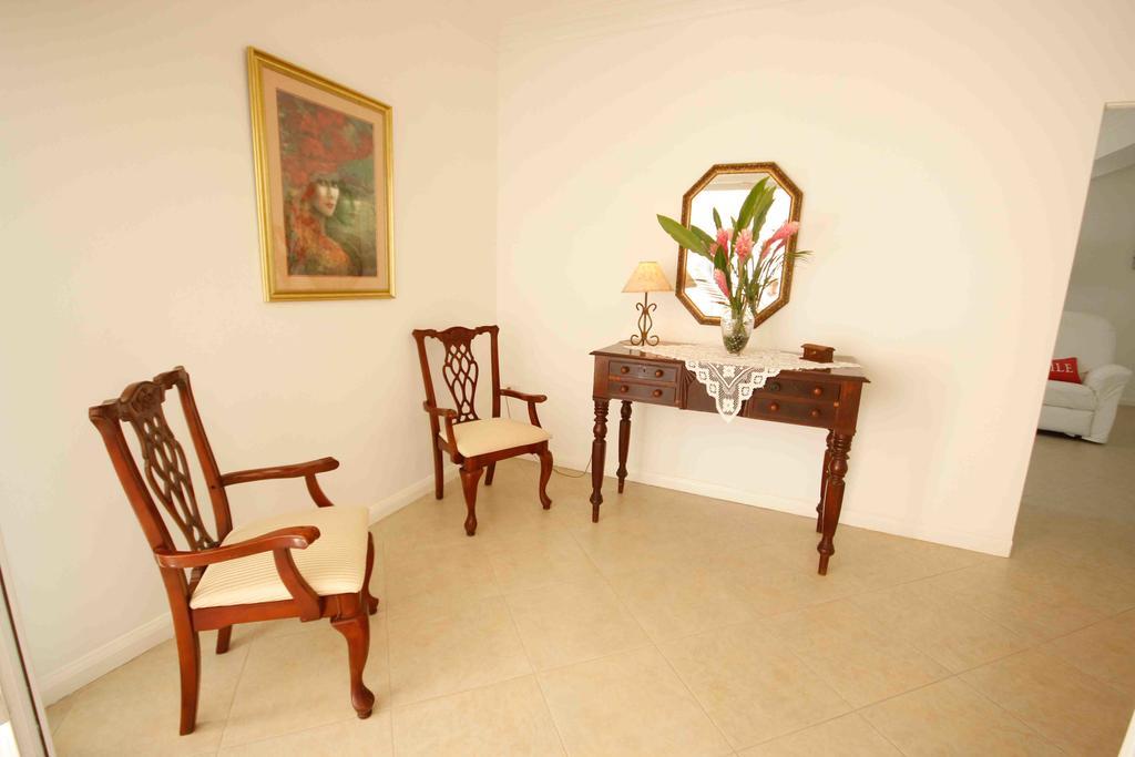 Cattleya Luxury Suites Kingston Chambre photo