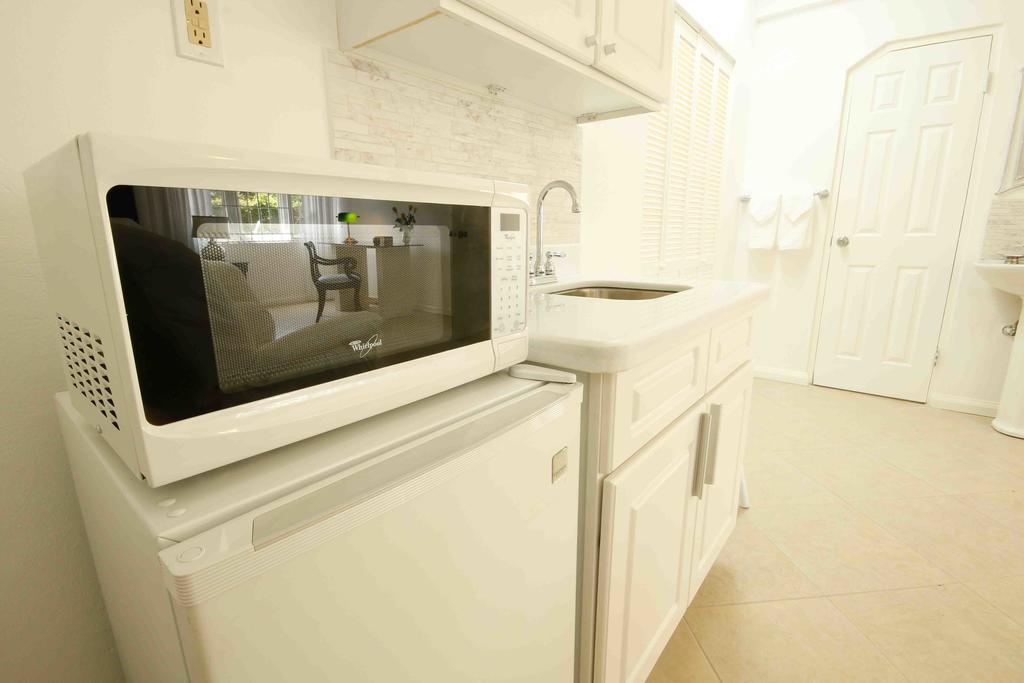 Cattleya Luxury Suites Kingston Chambre photo