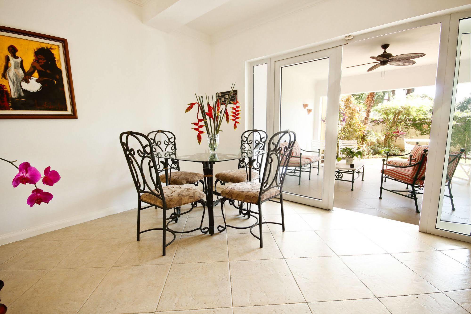 Cattleya Luxury Suites Kingston Extérieur photo