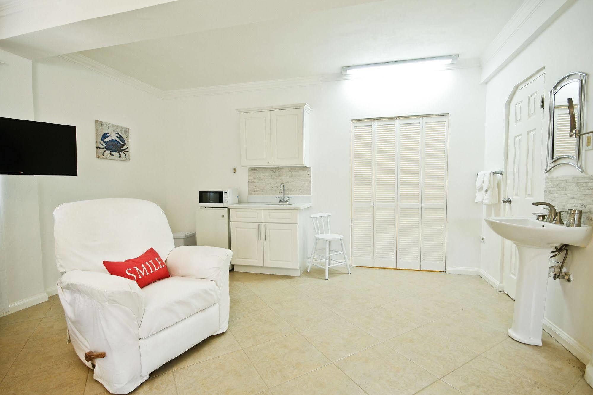Cattleya Luxury Suites Kingston Extérieur photo